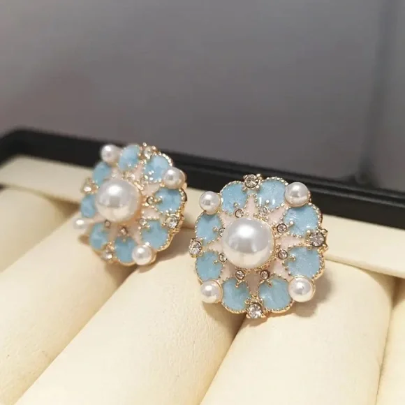 Blue Flower Pearl Stud Earrings - Picture 4 of 6